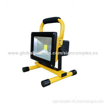 30W Rechargeable Floodlight, Use 1 piece Integrated High-power (COB), 50,000-hour Service Lifespan